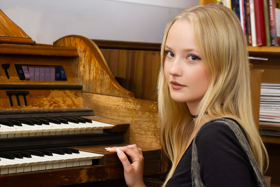 Selma Eriksen is an aspiring singer-songwriter and a senior at Brentwood School